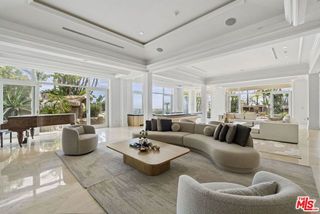 360 TROUSDALE Place, Beverly Hills, CA 90210