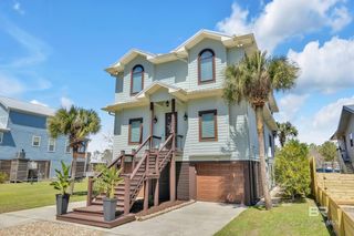 814 W Canal Drive, Gulf Shores, AL 36542