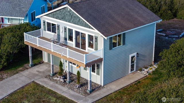 1244 Camero Loop SW, Ocean Shores, WA 98569
