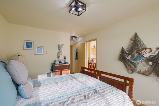 1244 Camero Loop SW, Ocean Shores, WA 98569