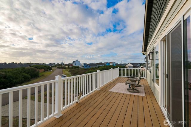 1244 Camero Loop SW, Ocean Shores, WA 98569