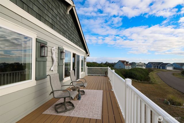 1244 Camero Loop SW, Ocean Shores, WA 98569