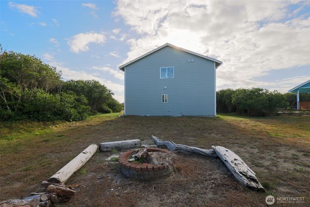 1244 Camero Loop SW, Ocean Shores, WA 98569