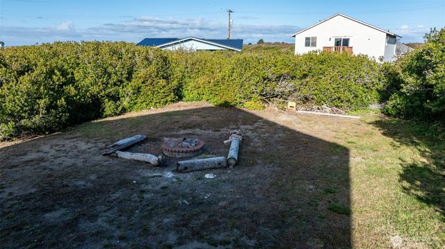 1244 Camero Loop SW, Ocean Shores, WA 98569
