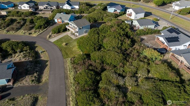 1244 Camero Loop SW, Ocean Shores, WA 98569