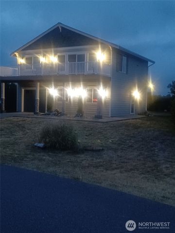 1244 Camero Loop SW, Ocean Shores, WA 98569