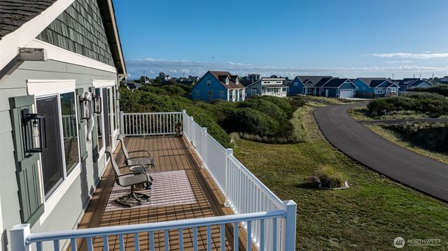1244 Camero Loop SW, Ocean Shores, WA 98569