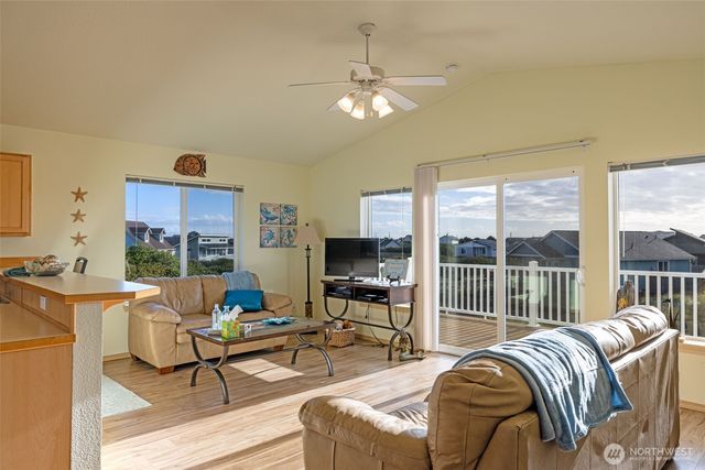 1244 Camero Loop SW, Ocean Shores, WA 98569