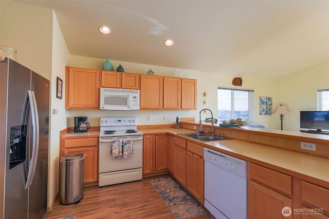 1244 Camero Loop SW, Ocean Shores, WA 98569