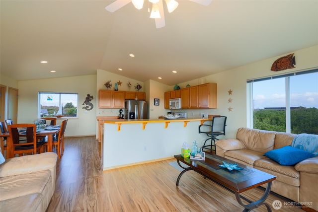 1244 Camero Loop SW, Ocean Shores, WA 98569