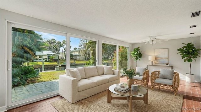 11616 W Kingfisher Court, Crystal River, FL 34429