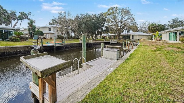 11616 W Kingfisher Court, Crystal River, FL 34429