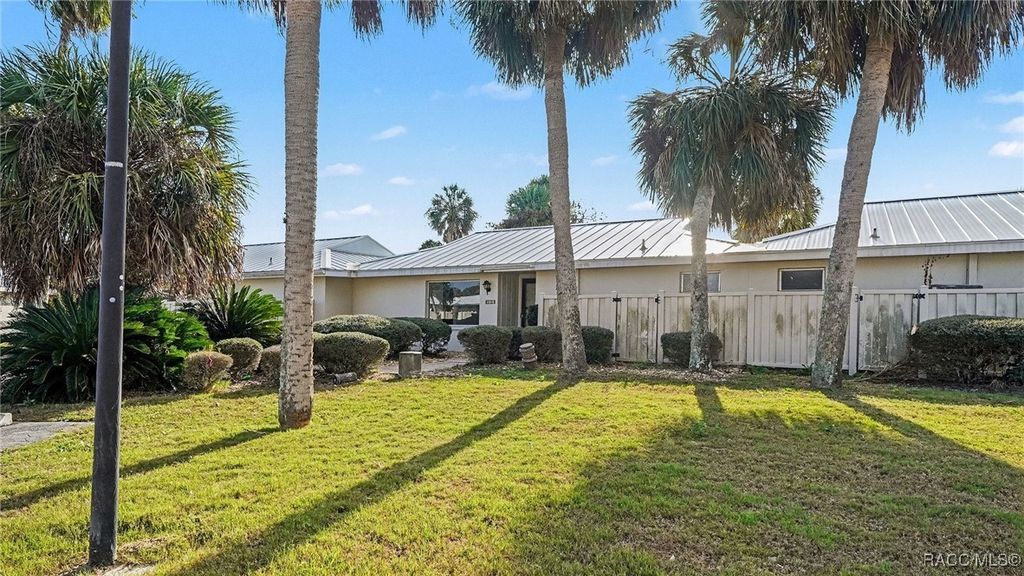 11616 W Kingfisher Court, Crystal River, FL 34429