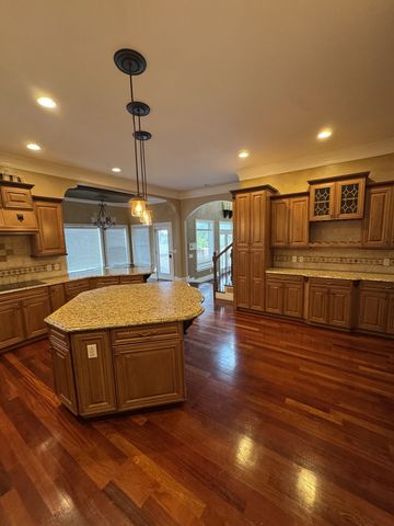 1616 Long Hollow Pike, Gallatin, TN 37066