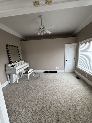 1616 Long Hollow Pike, Gallatin, TN 37066