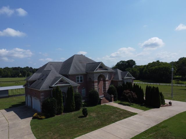 1616 Long Hollow Pike, Gallatin, TN 37066