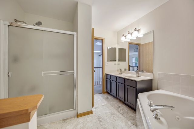 26284 W Vista Court 14-2, Ingleside, IL 60041