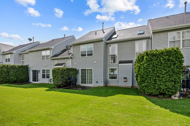 26284 W Vista Court 14-2, Ingleside, IL 60041