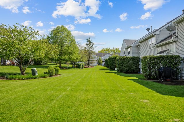 26284 W Vista Court 14-2, Ingleside, IL 60041