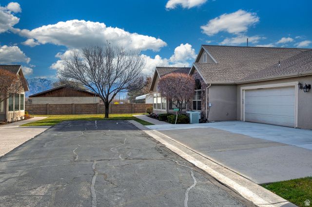 2901 W ABBEY SPRINGS CIR, West Jordan, UT 84084
