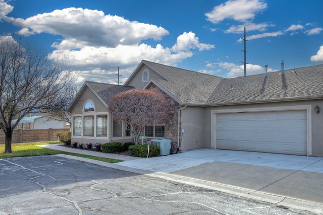 2901 W ABBEY SPRINGS CIR, West Jordan, UT 84084