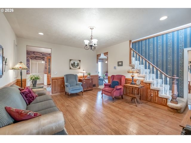 39986 GISLER Rd, Scio, OR 97374