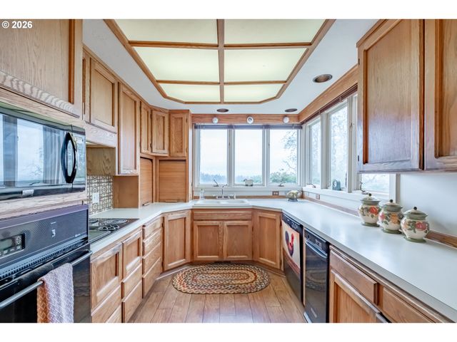 39986 GISLER Rd, Scio, OR 97374