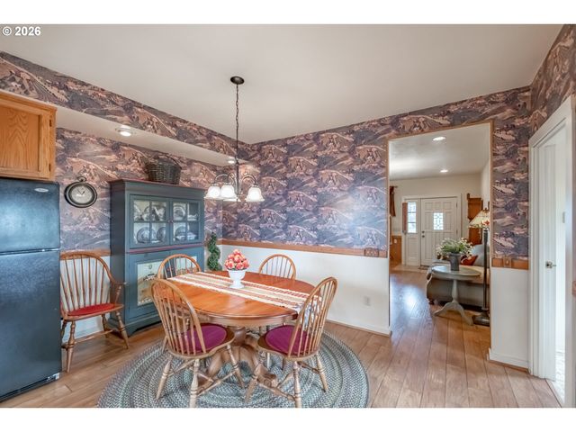 39986 GISLER Rd, Scio, OR 97374