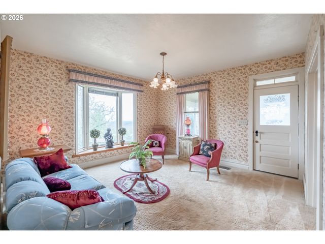 39986 GISLER Rd, Scio, OR 97374