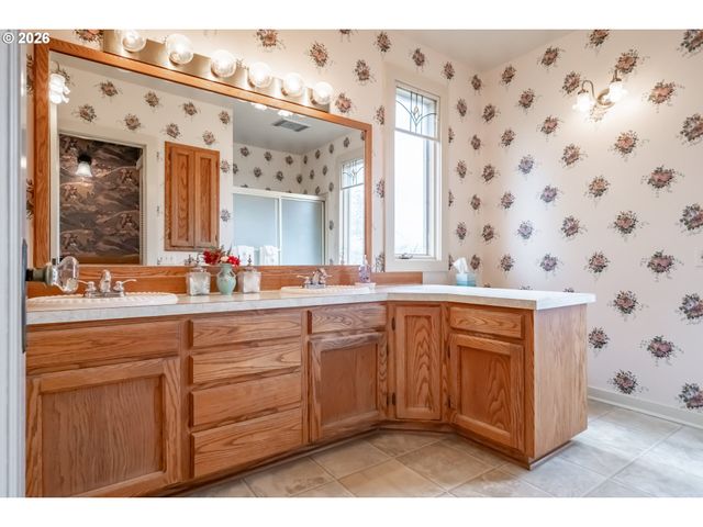 39986 GISLER Rd, Scio, OR 97374