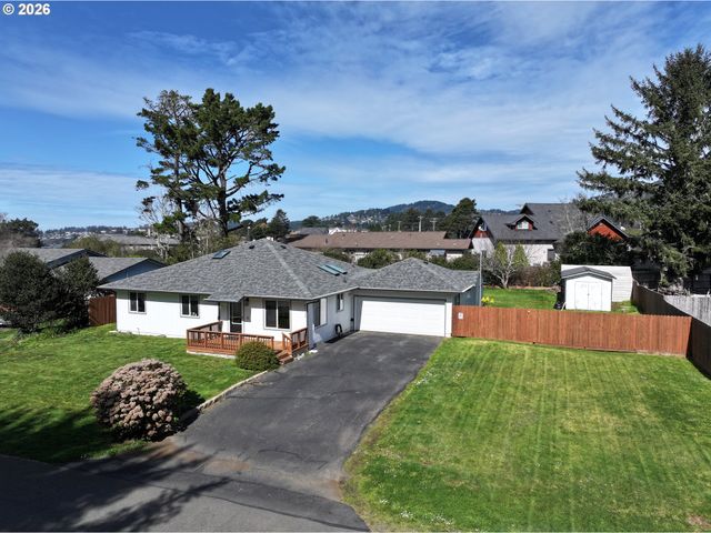 97935 HOLLY Ln, Brookings, OR 97415
