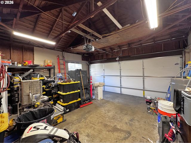 97935 HOLLY Ln, Brookings, OR 97415