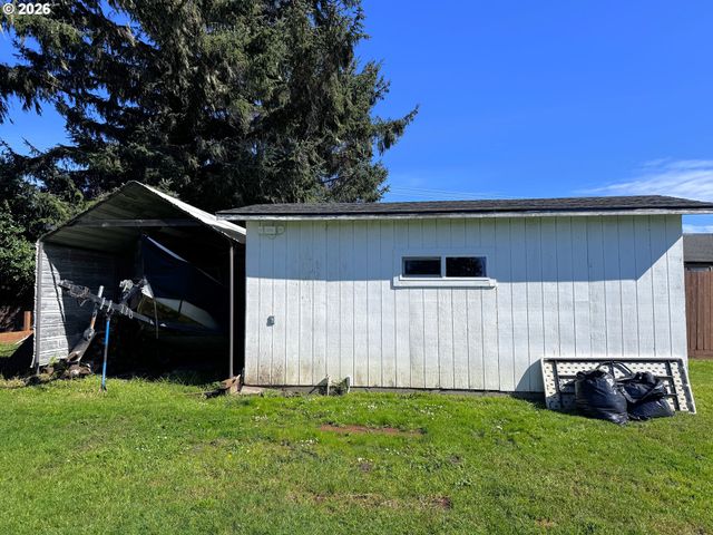 97935 HOLLY Ln, Brookings, OR 97415