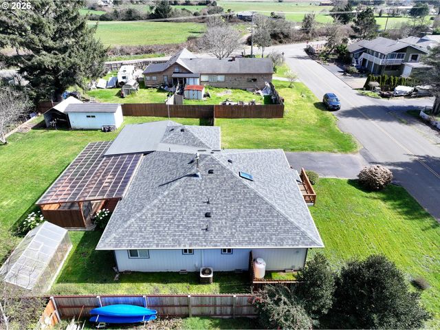 97935 HOLLY Ln, Brookings, OR 97415