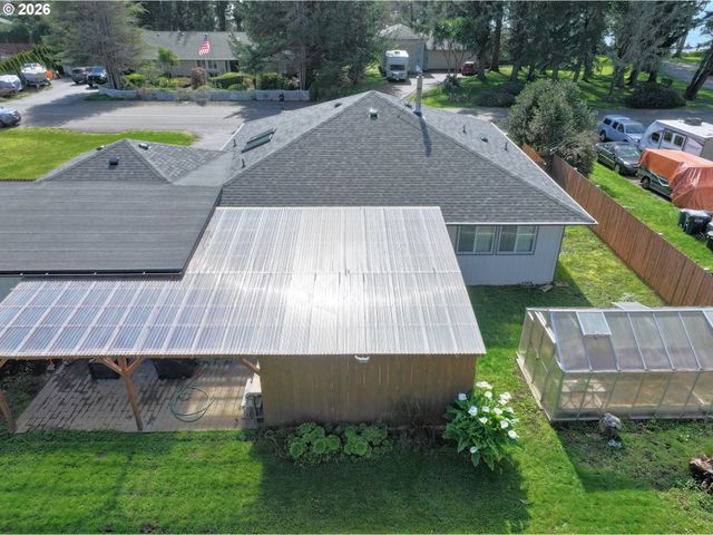 97935 HOLLY Ln, Brookings, OR 97415