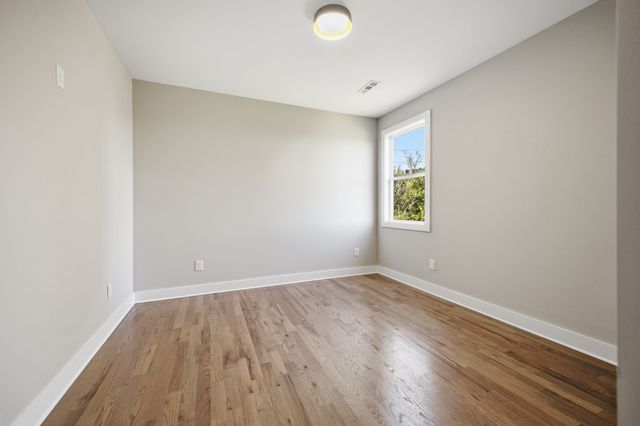 2109D W Summitt Ave, Nashville, TN 37218