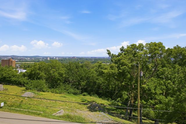 2109D W Summitt Ave, Nashville, TN 37218