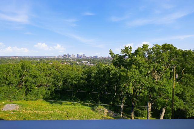 2109D W Summitt Ave, Nashville, TN 37218