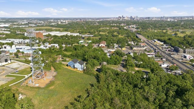 2109D W Summitt Ave, Nashville, TN 37218
