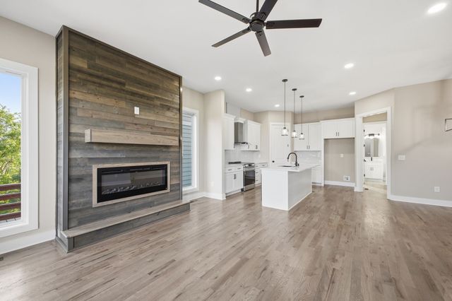 2109D W Summitt Ave, Nashville, TN 37218