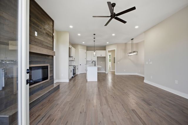 2109D W Summitt Ave, Nashville, TN 37218