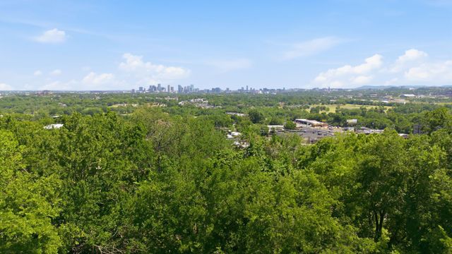 2109D W Summitt Ave, Nashville, TN 37218