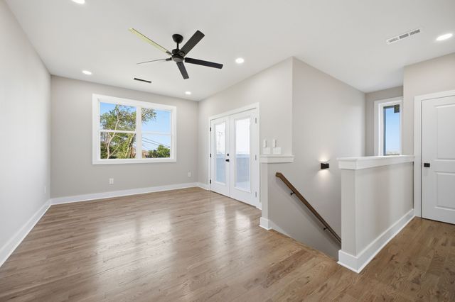 2109D W Summitt Ave, Nashville, TN 37218