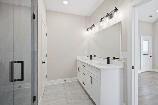 2109D W Summitt Ave, Nashville, TN 37218