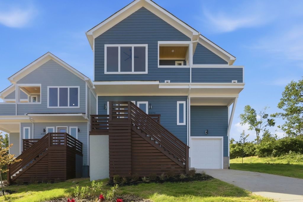 2109D W Summitt Ave, Nashville, TN 37218