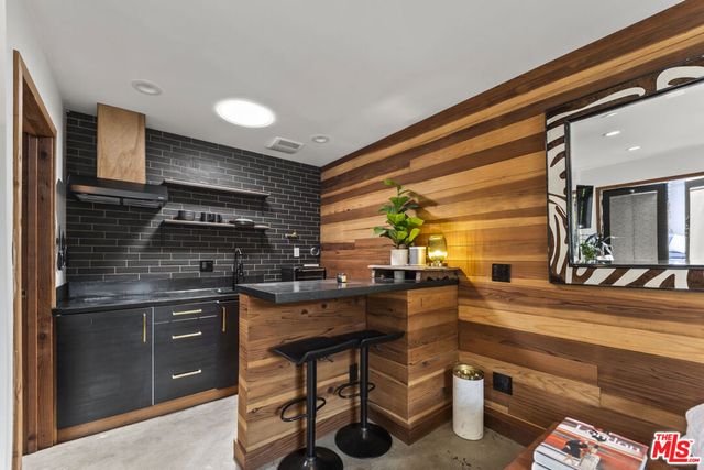 7733 Lexington Avenue, West Hollywood, CA 90046