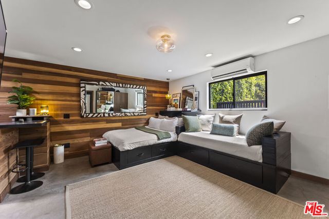 7733 Lexington Avenue, West Hollywood, CA 90046