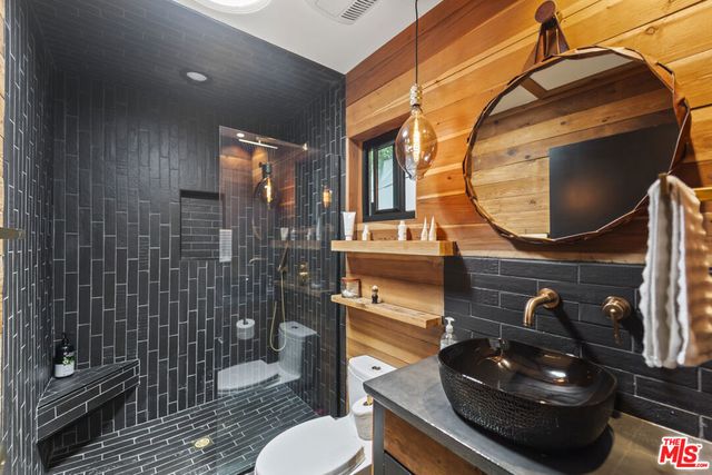 7733 Lexington Avenue, West Hollywood, CA 90046