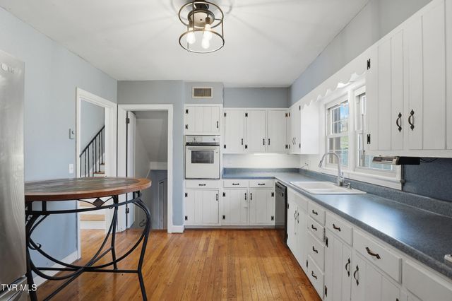 103 Sherwood Drive, Elizabethton, TN 37643