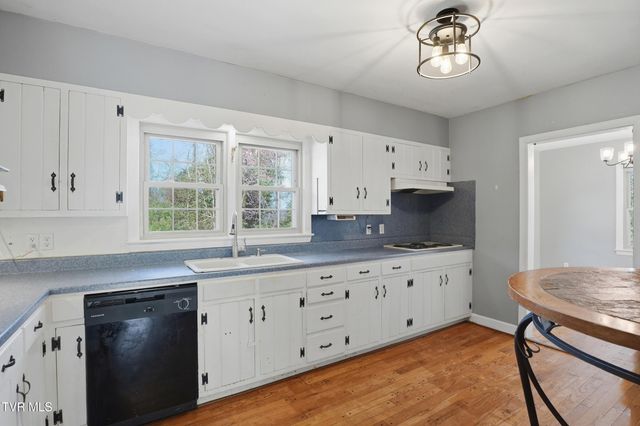 103 Sherwood Drive, Elizabethton, TN 37643